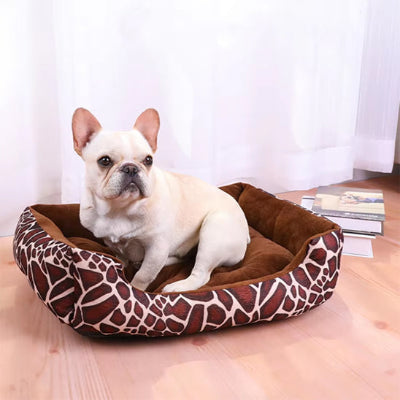 Panier pour chien CozyWashable girafe blanc assis chien