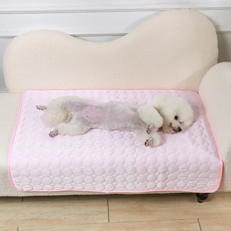 tapis-pour-chien-rafraichissant-coucher-rose