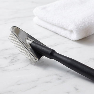 Brosse chien ExpertGrooming noir table chien