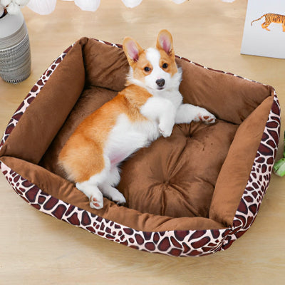Coussin chien DogChairPillow brun blanc coucher chien