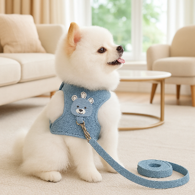 Harnais chien CaniWalkingHarness bleu assis blanc chien