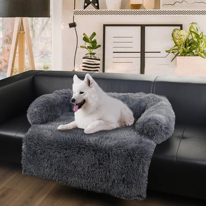 lit-pour-chien-coucher-sur-son-lit-gris-fonce
