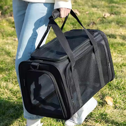 sac-de-transport-pour-chien-backpack-noir-debout-chien